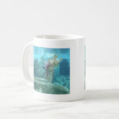 Mug Un monde sous-marin - conception de statue en pier (Devant gauche)