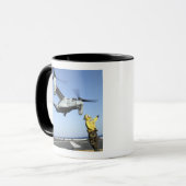 Mug Un MV-22 Osprey lance le USS Nassau (Devant gauche)