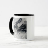 Mug Un panache gris pâle souffle du sommet (Devant gauche)