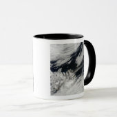 Mug Un panache gris pâle souffle du sommet (Devant droit)