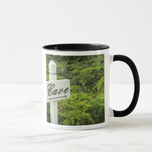 Mug Un panneau indiquant la cave à vin (Cave) dans