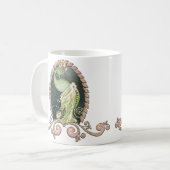 Mug Un paon majestueux en or et vert (Devant gauche)