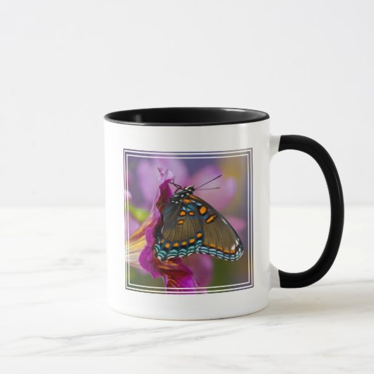 Mug Un papillon machaon (Droite)