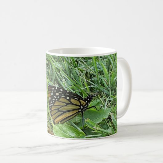 Mug Un papillon monarque (Devant droit)