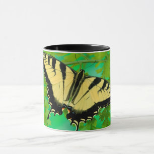 Mug Un papillon Papilio posé