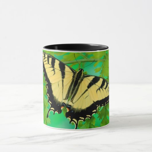 Mug Un papillon Papilio posé (Centre)
