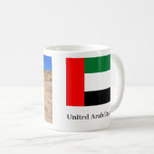 Mug Un paysage accidenté et aride (Devant droit)