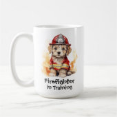 Mug Un pompier mignon en costume de chien en formation (Gauche)