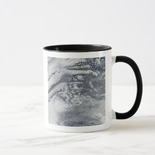 Mug Un réseau de nuages sur l'océan Pacifique
