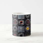Mug Un tableau abstrait ; une grille de cercles estamp (Centre)
