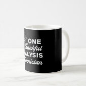 Mug Un Technicien en dialyse, technologie de néphrolog (Devant droit)