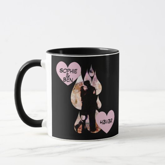 Mug Under Umbrella: Romantic Couple Kissing in Rain (Gauche)