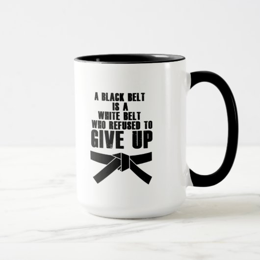 Mug Une ceinture noire est un karaté blanc le (Droite)