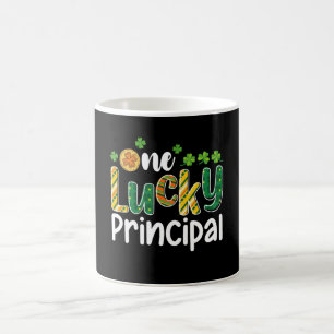 Mug Une école de directeur chanceux la Saint-Patrick