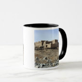 Mug Une enceinte fortifiée dans le village d'Akbar Kh (Devant droit)