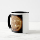 Mug Une énorme éruption solaire de classe X survient s (Devant gauche)