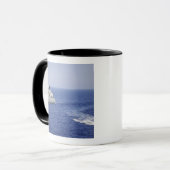 Mug Une équipe de la marine portugaise dans un bateau (Devant gauche)