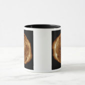 Mug Une faille sombre dans l'atmosphère du soleil (Centre)