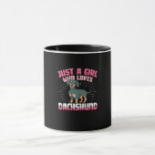 Mug Une fille qui aime Dachshund (Centre)
