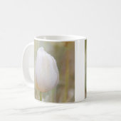 Mug Une fleur de tulipe blanche avec des droplets Phot (Devant gauche)