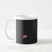 Mug une fleur rouge sur un arrière - plan noir (Gauche)