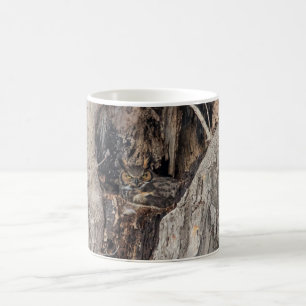 Mug Une grande chouette à cornes se mêlant à