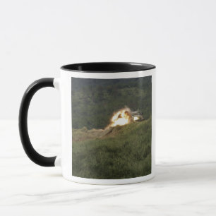 Mug Une marine marque un coup direct