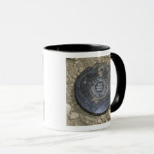 Mug Une mine terrestre simulée (Devant droit)