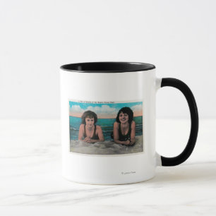 Mug Une paire de Queens sur la plage, parc d'océan