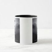 Mug Une panthère noire aux reflets lumineux. (Centre)