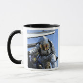 Mug Une perceuse secourue est effectuée sur le poste d (Gauche)