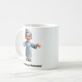 Mug Une personne âgée joyeuse dans un intérieur confor (Devant gauche)