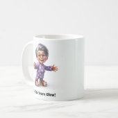 Mug Une personne âgée joyeuse dans un intérieur confor (Devant gauche)