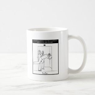Mug Une porte d'ascenseur d'ouverture…
