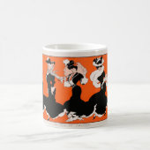 Mug Une rangée de femmes en noir en train de danser av (Centre)