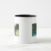 Mug Une scène de ruisseau avec famille en canot (Centre)