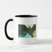 Mug Une scène de ruisseau avec famille en canot (Gauche)