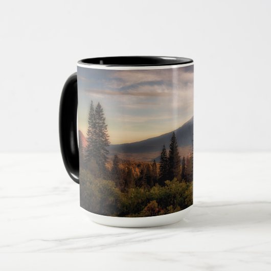 Mug Une vue préférée de Mt. Shasta et butte noire (Devant gauche)