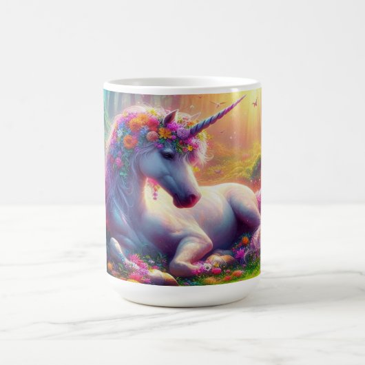 Mug Unicorne reposant dans une forêt enchantée (Centre)