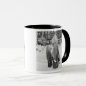 Mug USA, NEW YORK : Des religieuses de New York regard (Devant droit)