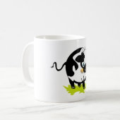 Mug Vache avec une fleur (Devant gauche)