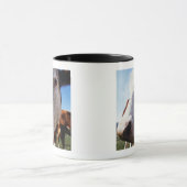 Mug Vache dans le domaine, plan rapproché (Centre)