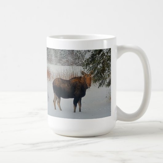 Mug Vache d'orignal sauvage du Canada en neige d'hiver (Droite)