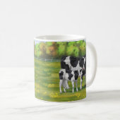 Mug Vache Holstein et veau mignon en pâturage d'été (Devant droit)