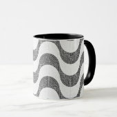 Mug vagues noires et blanches en pavé portugais (Devant droit)