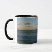 Mug Vagues s'écrasant au paysage de Sunset Beach (Gauche)