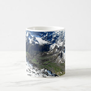 Mug Vallée verte près de la montagne Schilthorn