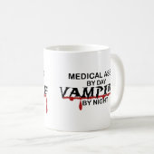 Mug Vampire d'aide médical par nuit (Devant droit)