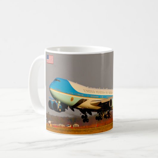 MUG VC-25A (747-200B) (Devant gauche)