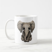 Mug Veau mignon d'éléphant de bébé s'asseyant (Gauche)